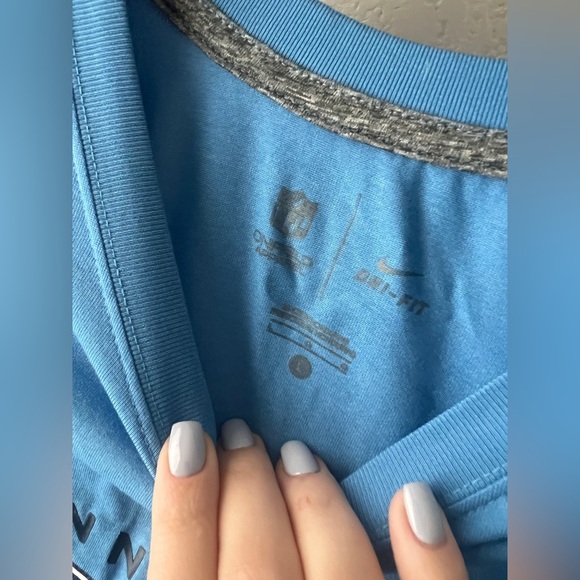 Tennessee Titans Blue T-Shirt - Picture 3 of 5